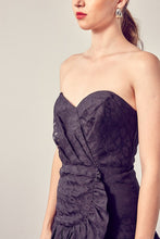 Load image into Gallery viewer, The Sleeveless Black Dress
